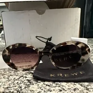 KREWE | Accessories | Krewe Alixe Tortoise Shell Sunglasses  display picture 2